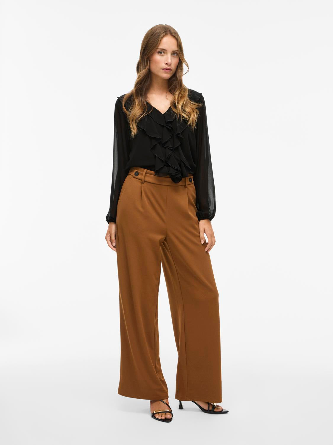 model_shot-front_full